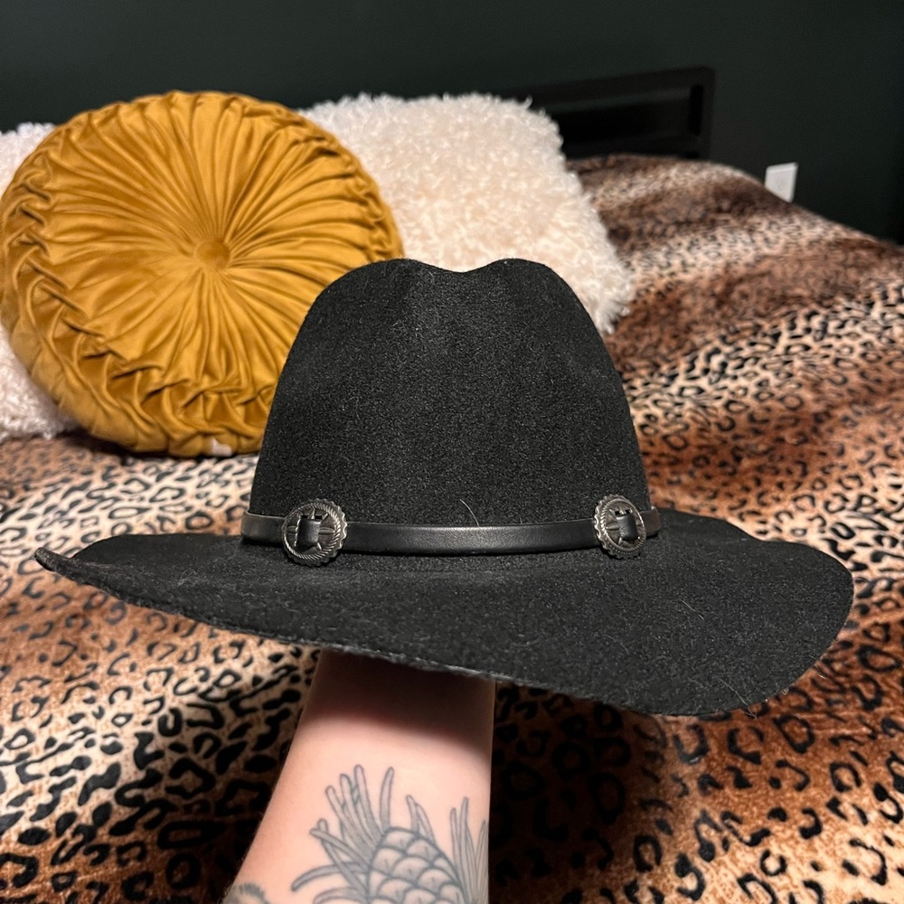 Black floppy hat with concho “hat belt” - Picture 2 of 3